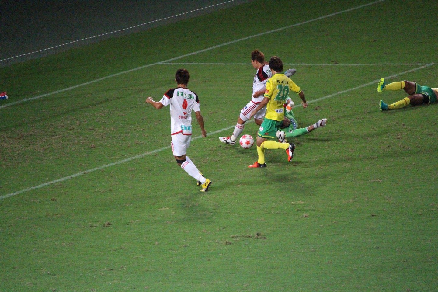 天皇杯 2回戦 千葉 VS 金沢 後半の大ピンチの写真