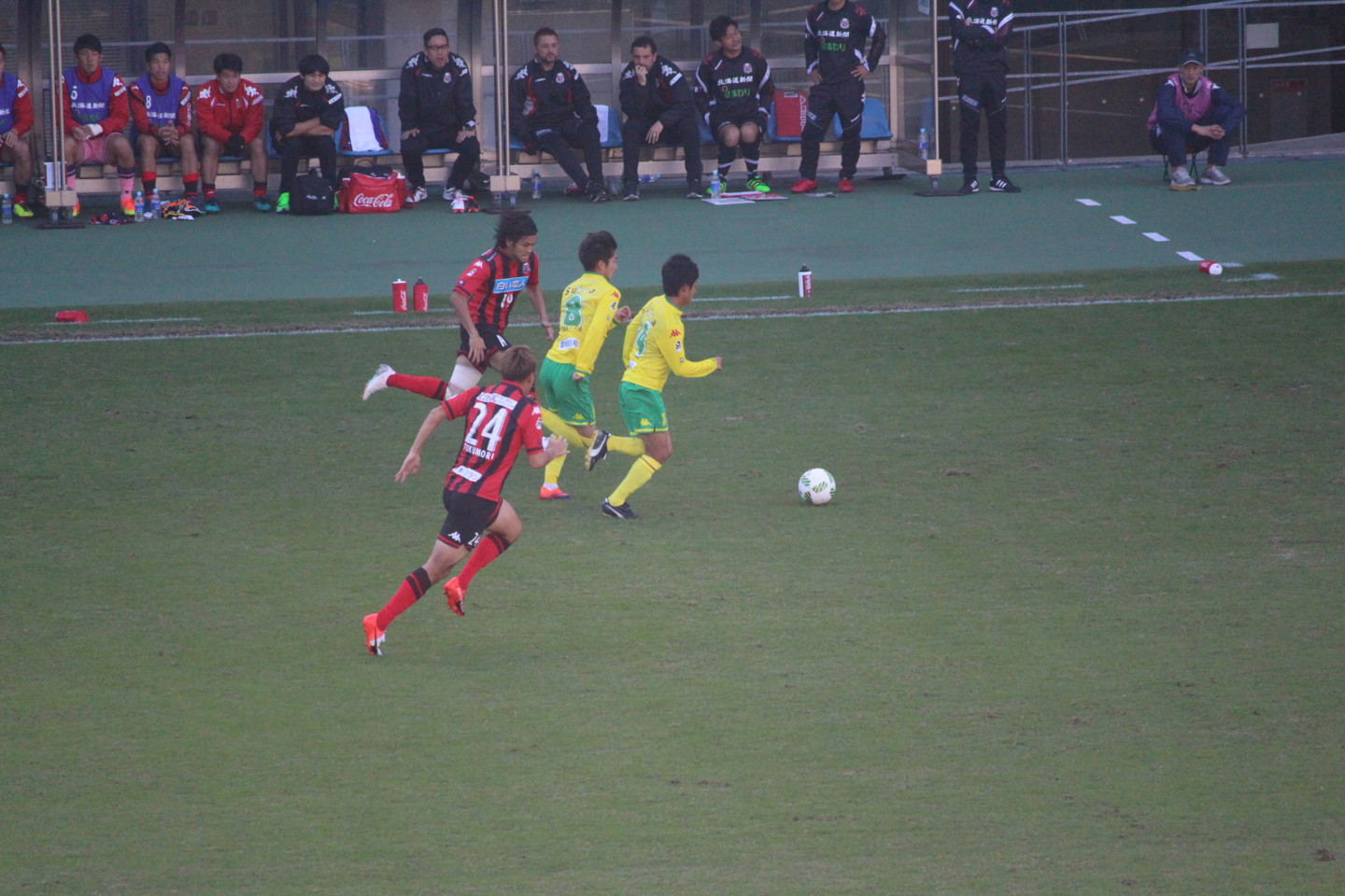 J2 第41節 千葉 VS 札幌 町田選手と井出選手のカウンターアタックの写真