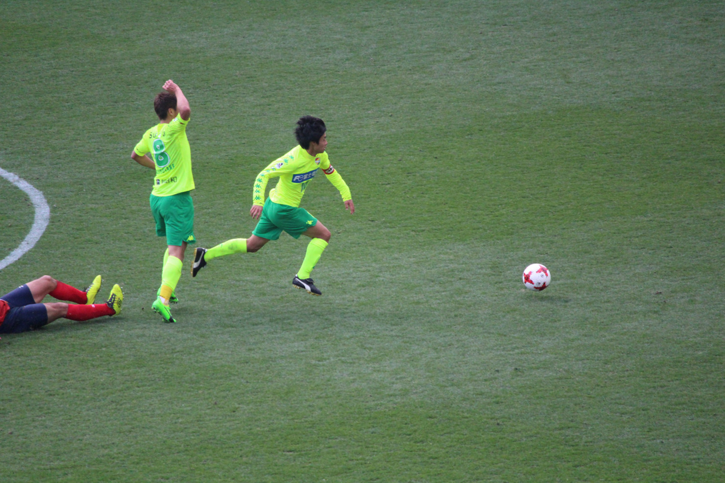 J2 第3節 千葉 VS 名古屋 ボールをかっさらう町田選手の写真 J2 第3節 千葉 VS 名古屋 ボールをかっさらう町田選手の写真