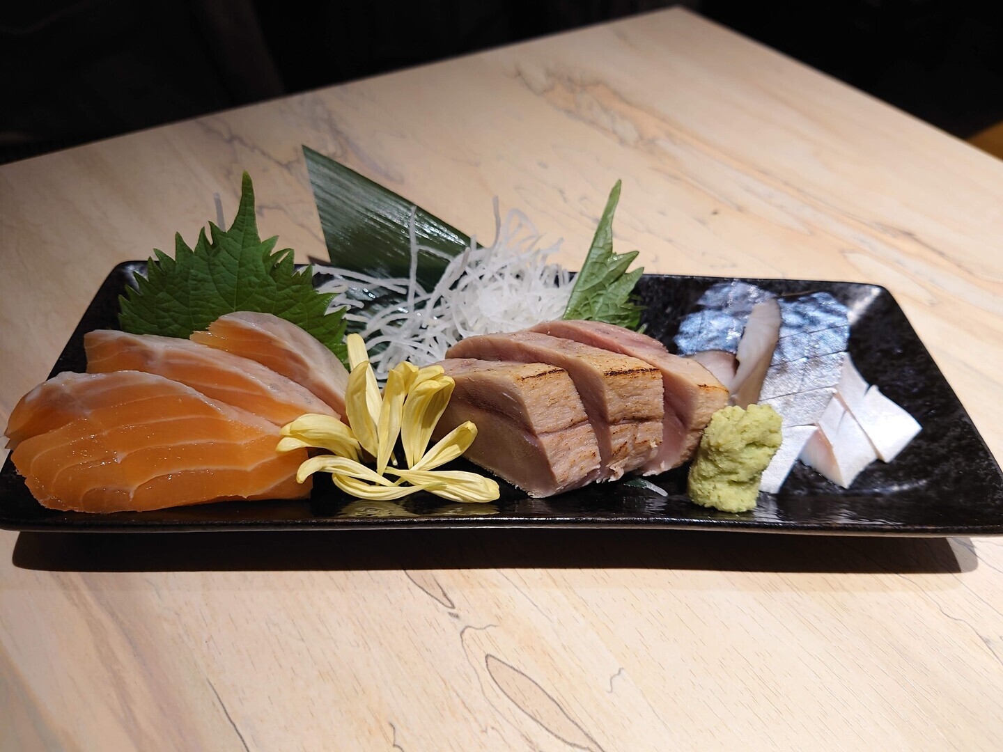 BACHIYAの刺身盛り合わせ