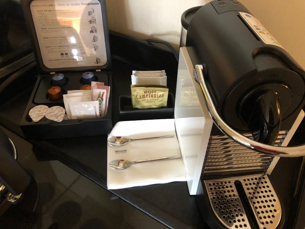 デラックスクラブアクセスルームの備え付けコーヒー紅茶類