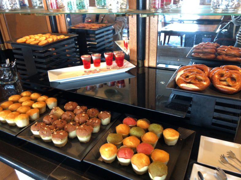 ラウンジの軽食