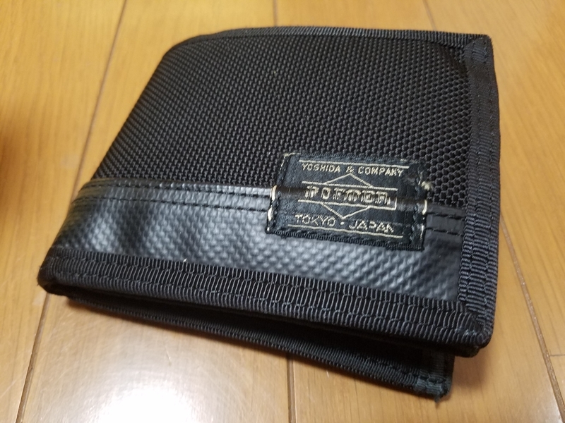 PORTER Heat Wallet - 元アウトドアガイドのブログ