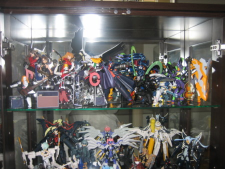 ガラスケースリボ棚改