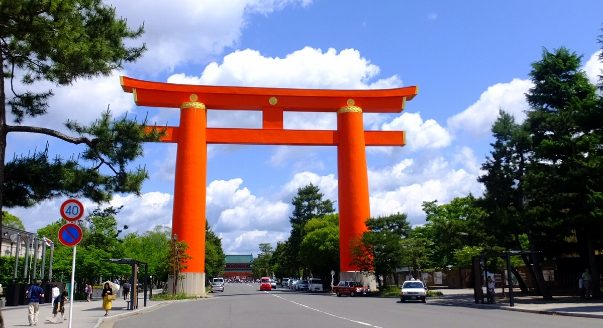 京都 紅葉100シリーズ 平安神宮 No 77 京都ぶらり女の一人旅
