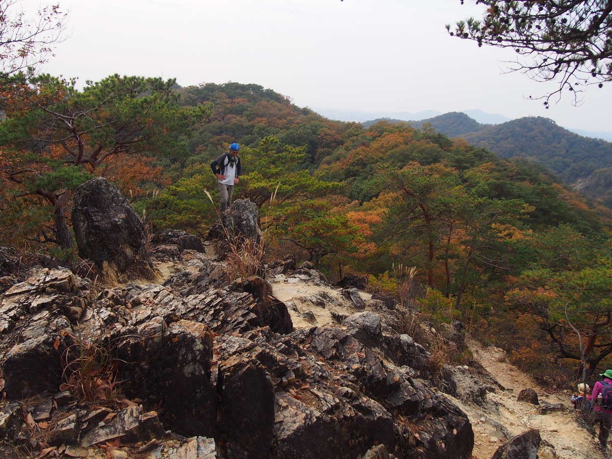 栃木】両崖山 紅葉と岩稜歩きが楽しい足利名低山 - ようこそ