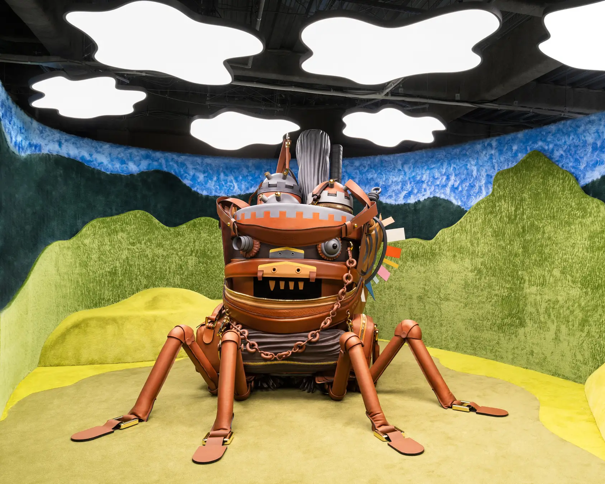 ロエベクラフテッド・ワールド展ノベルティバッグジブリ