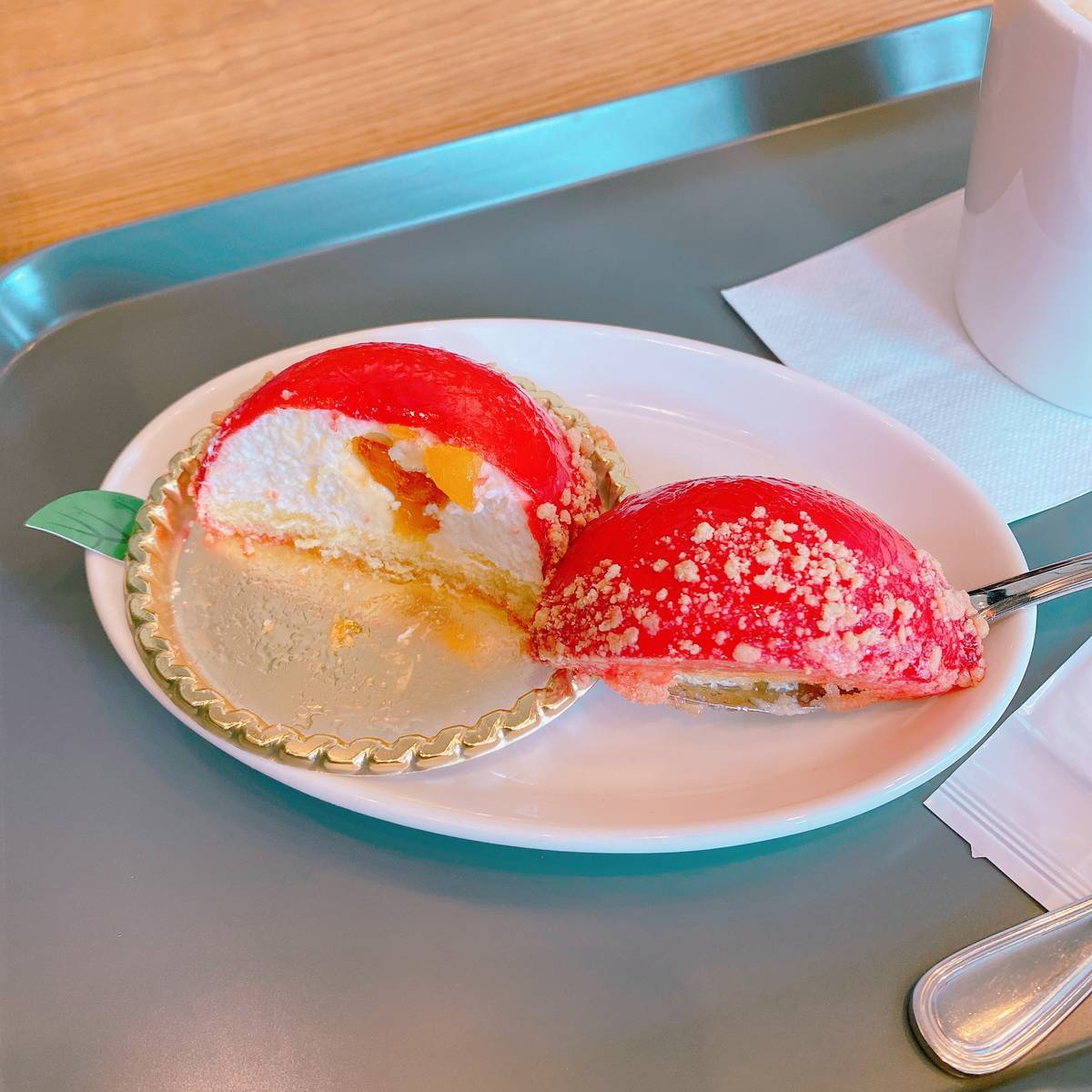 【ご当地キティ】根付け　チーズケーキ　秋葉原　めがねっこ　ビードロ【レア】 レア】 ご当地キティ 秋葉原限定 めがねっこ メイド サンリオ