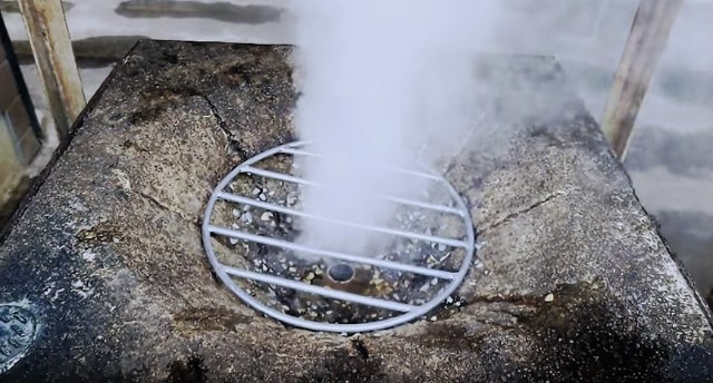 もはや災害級！？ 驚きの湯けむり集落 わいた温泉郷 岳の湯 - 二人の旅