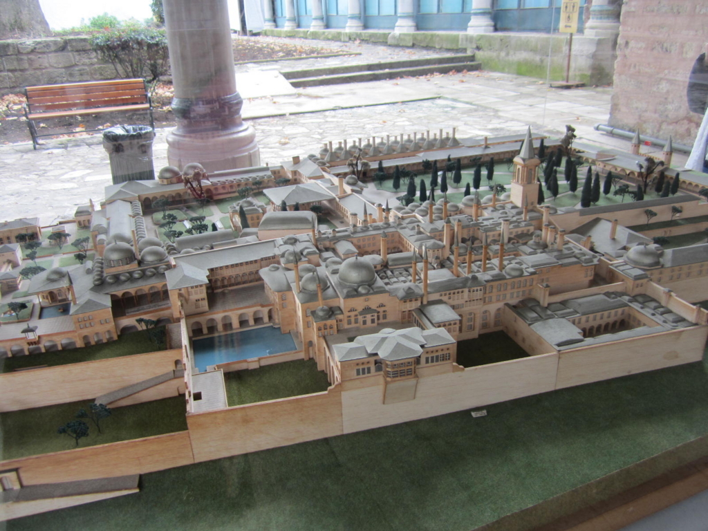 トルコ女一人旅 イスタンブール観光2日目 トプカプ宮殿 アヤソフィア 地下宮殿 なみへぇ 旅 たびへぇ ブログ トルコ女一人旅 イスタンブール観光2日目 トプカプ宮殿 アヤソフィア 地下宮殿 なみへぇ 旅 たびへぇ ブログ