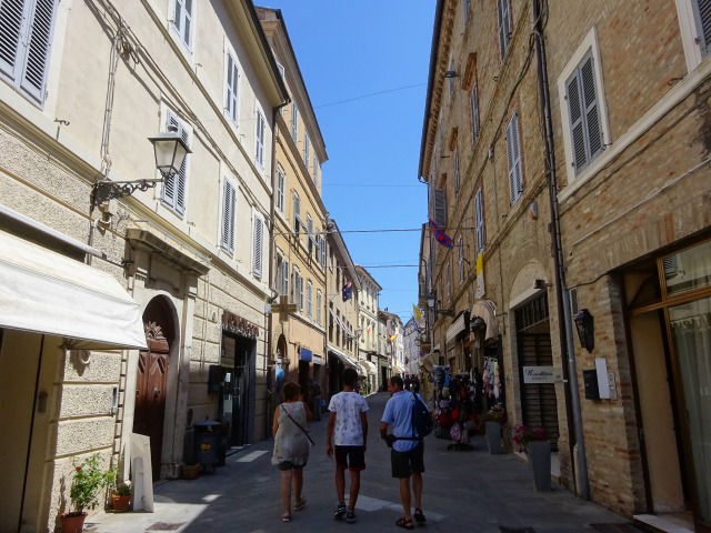 f:id:tabikichi:20190124213700j:plain f:id:tabikichi:20190124213700j:plain