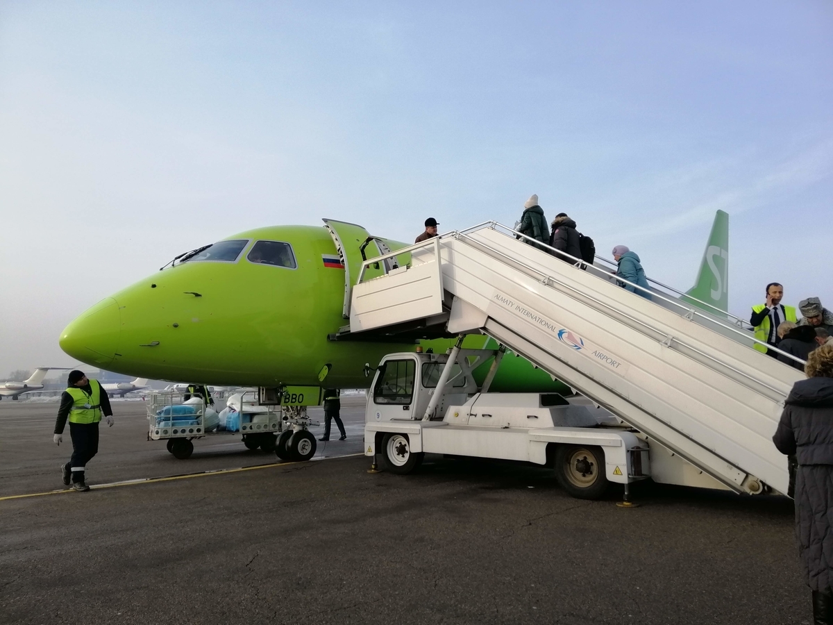 S7航空エンブラエル170