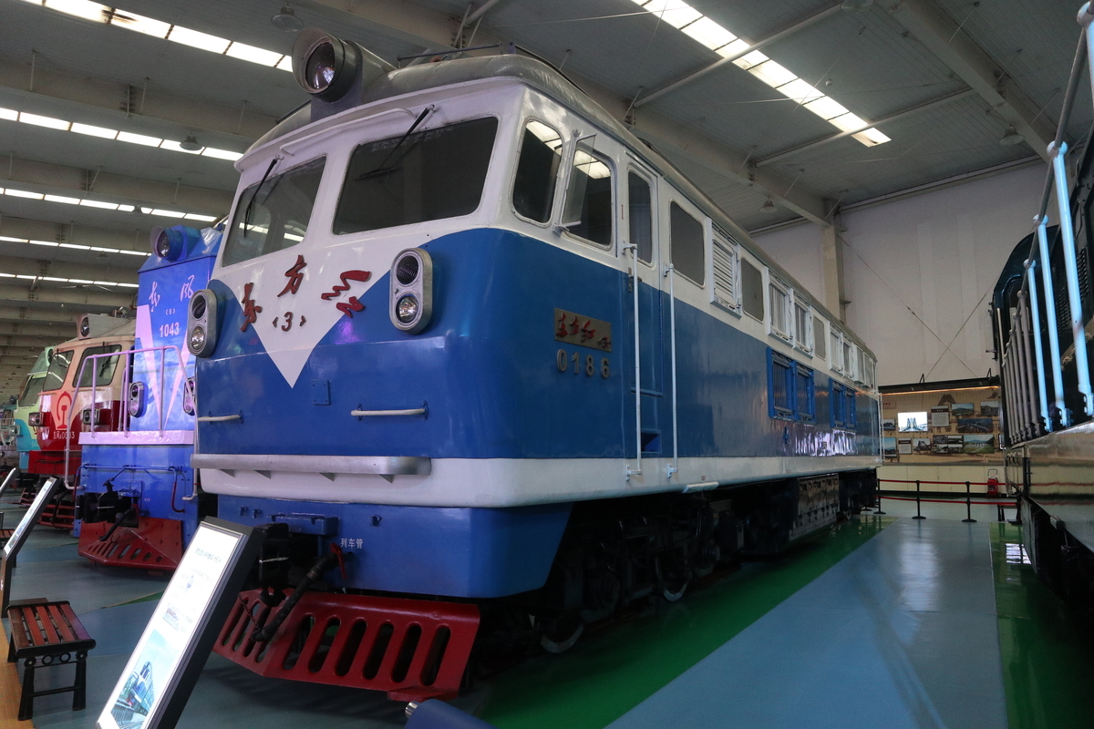 東方紅3型ディーゼル機関車