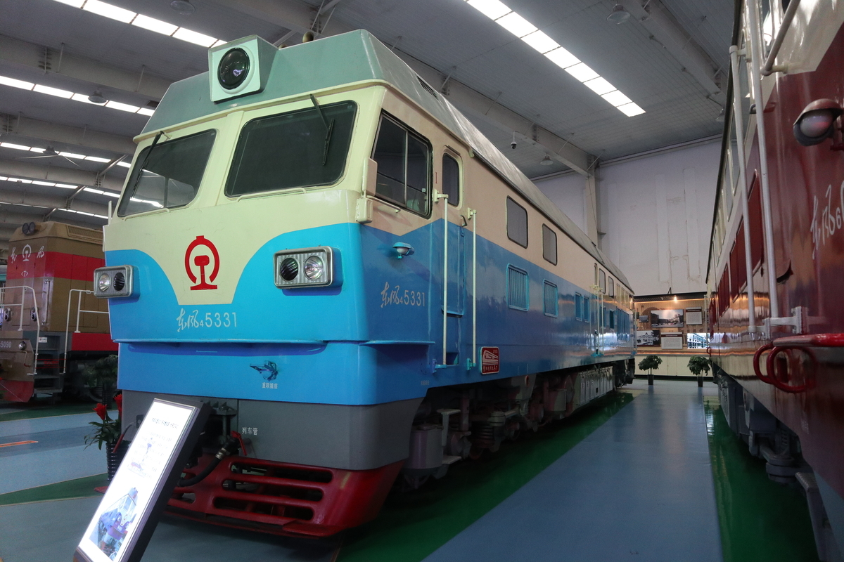 東風4C型ディーゼル機関車