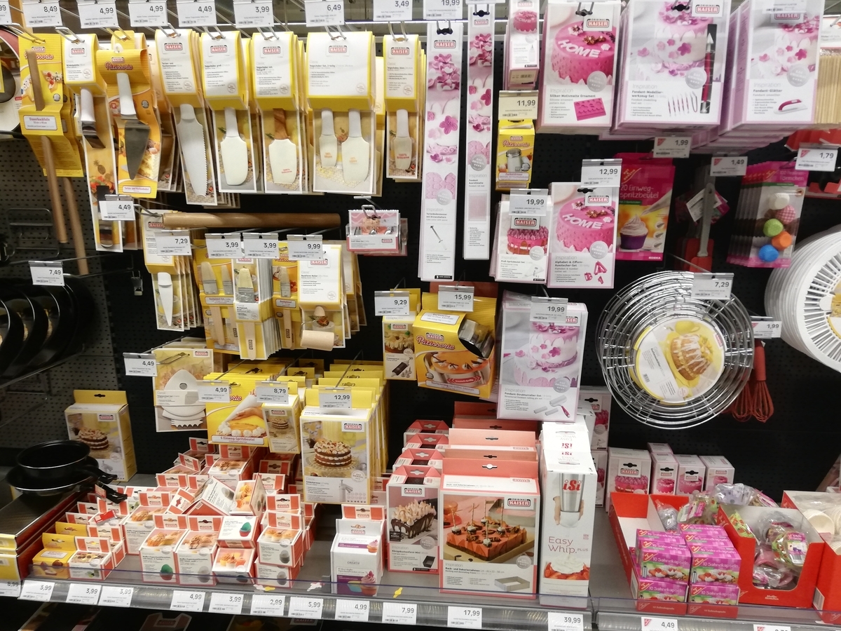ドイツのスーパーで製菓材料 - 旅とおやつ