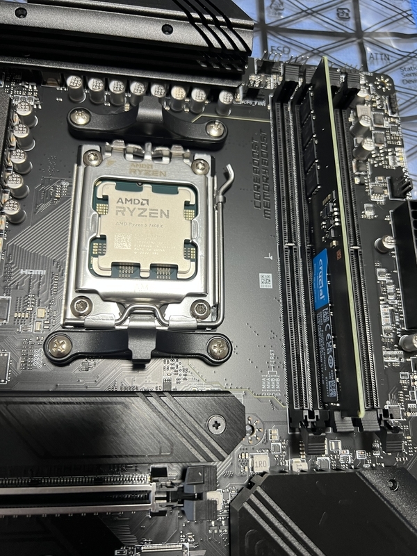 もはや7950Xでは組めなくなりそうな zen4で組む8号機 part6 もはや7950Xでは組めなくなりそうな zen4で組む8号機 part6