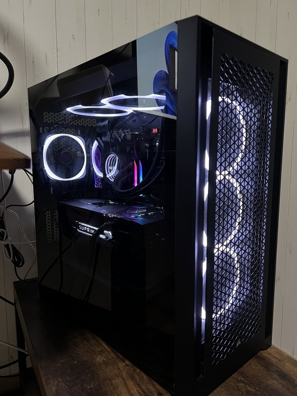 NZXT H6 で組む12号機 グラボ縦置きにしてみた 編 - minecraftから自作