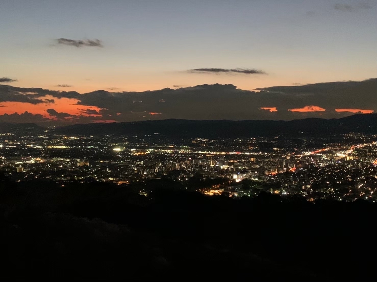 【中古】 関西夜景ｐｒｅｍｉｕｍ 超厳選の極上夜景スポット２００/ぴあ/丸々もとお 関西圏・近畿圏 夜景スポット】有名どころから穴場までまとめて