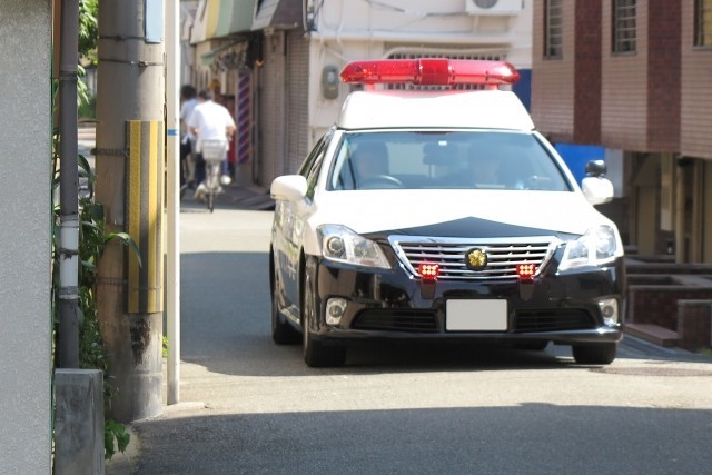 犯人逮捕の瞬間映像！横浜市栄区の西本郷小学校に包丁を持って侵入事件