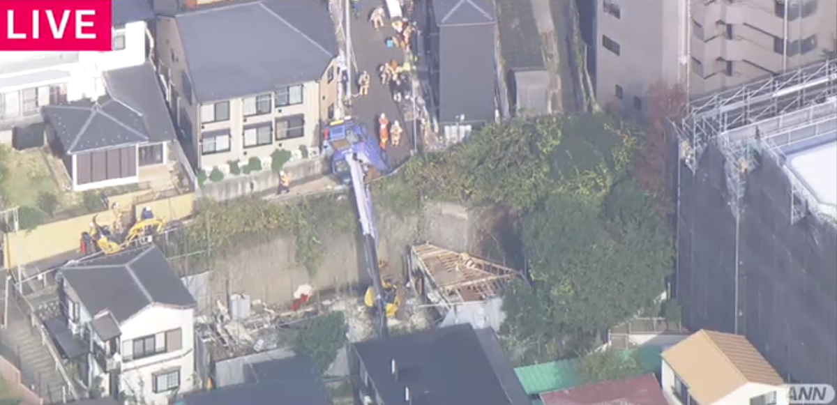 動画映像 東京都北区赤羽台3丁目の住宅街でクレーン車が横転 日本全国自由に旅する 夢のレンタカー回送ドライバー生活