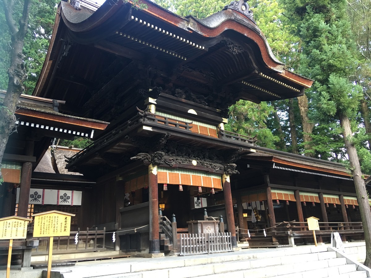 信濃国一宮「諏訪大社下社秋宮」