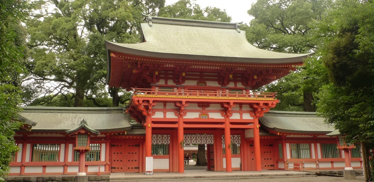 「氷川神社」桜門