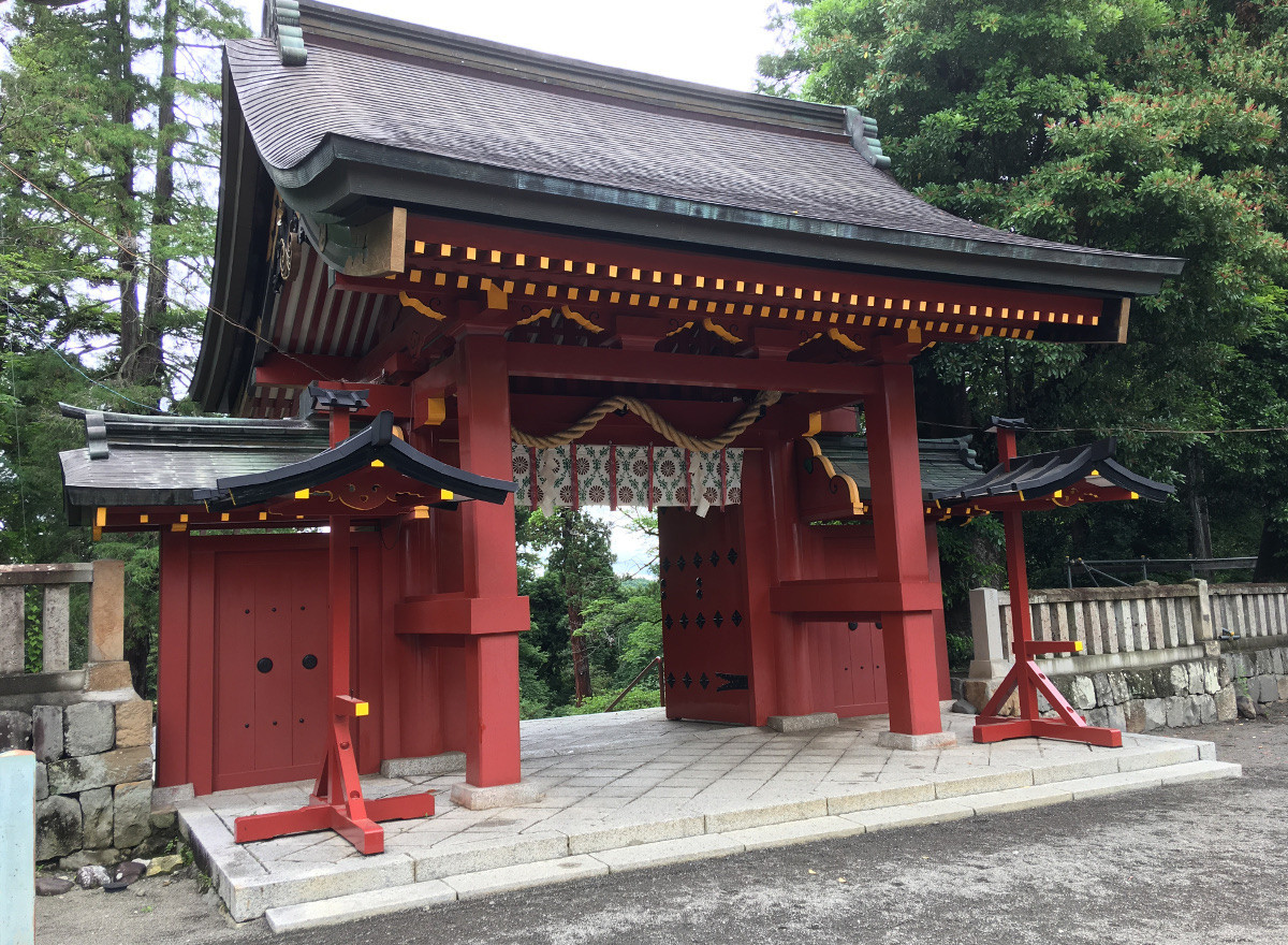 群馬県上野国一宮「貫前神社」桜門