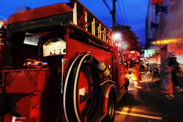 小倉北区魚町4丁目2番、旦過駅旦過市場付近で建物火災、火事の情報があり消防車が出動