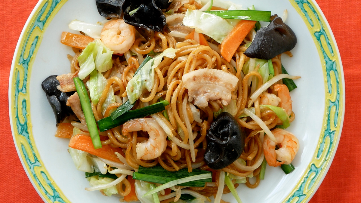 いつもと違う焼きそばを食べたい人に 麺のうまさが際立つ 上海風焼きそば の作り方 美窪たえ メシ通 ホットペッパーグルメ いつもと違う焼きそばを食べたい人に 麺のうまさが際立つ 上海風焼きそば の作り方 美窪たえ メシ通 ホットペッパーグルメ