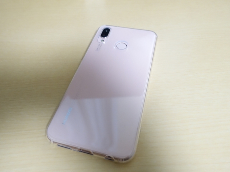 HUAWEI P20liteを付属のケース