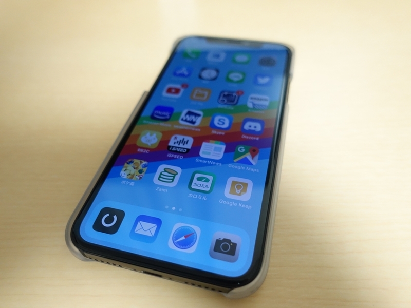 AndMesh iPhone X ケース Basic Case　装着した時の全体的な外観