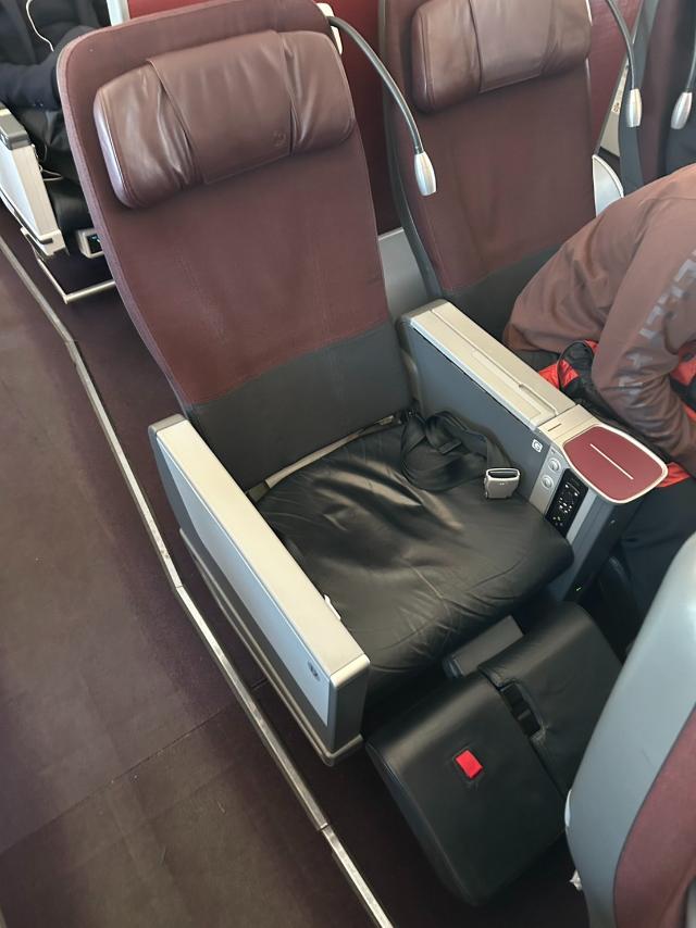 JAL クラスJ 座席 リクライニング