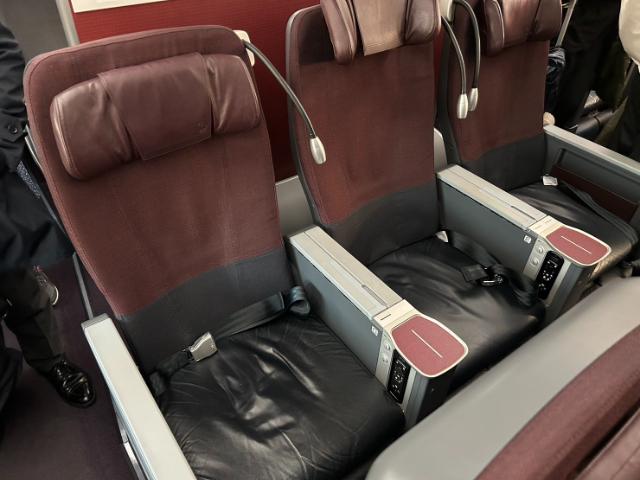 JAL クラスJ 座席 横幅