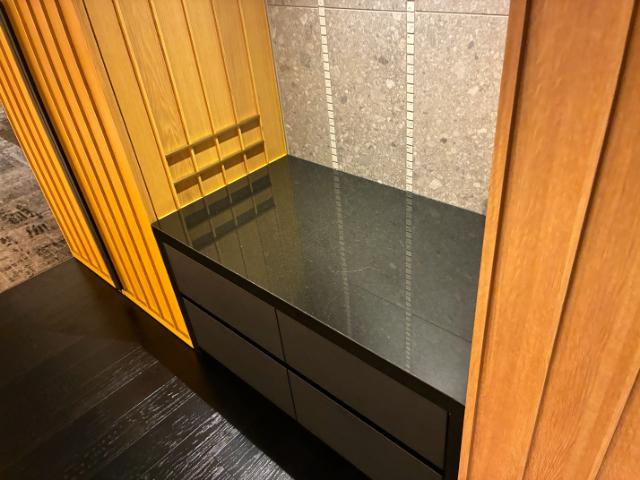 ヒルトン京都 キングデラックスルーム シティビュー 荷物置き