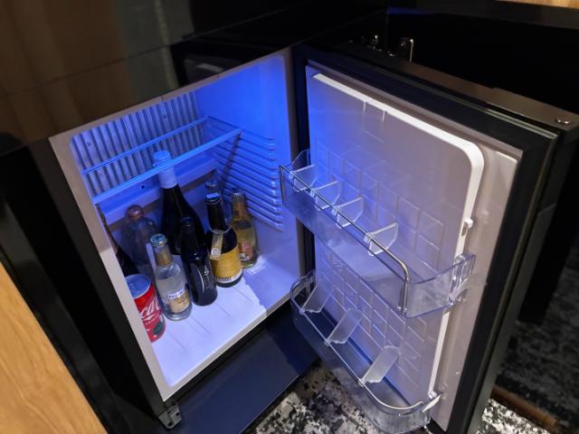 ヒルトン京都 キングデラックスルーム シティビュー ミニバー