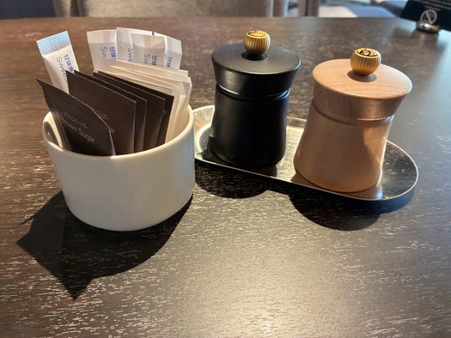 ヒルトン京都 エグゼクティブラウンジ テーブル プジョーのミル