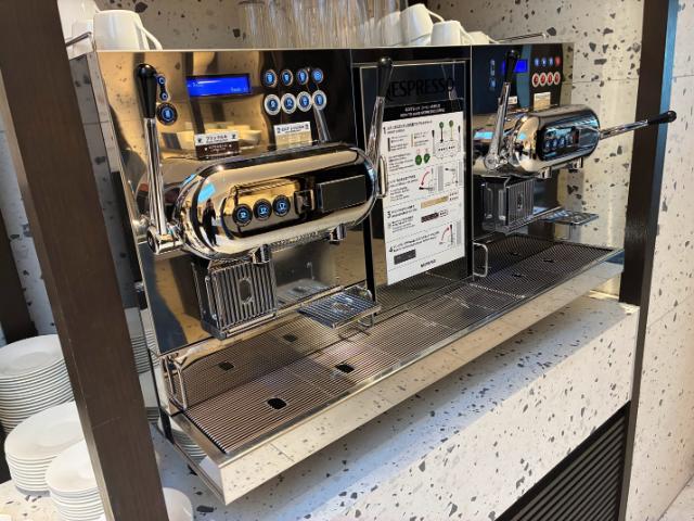 ヒルトン京都 エグゼクティブラウンジ コーヒーマシン