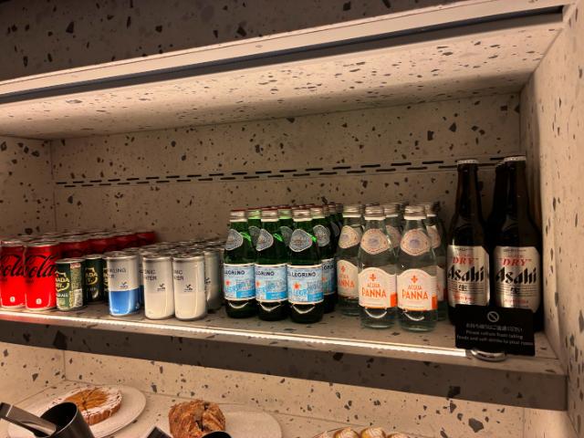 ヒルトン京都 エグゼクティブラウンジ イブニングカクテル コーラ 炭酸水 ビールなど