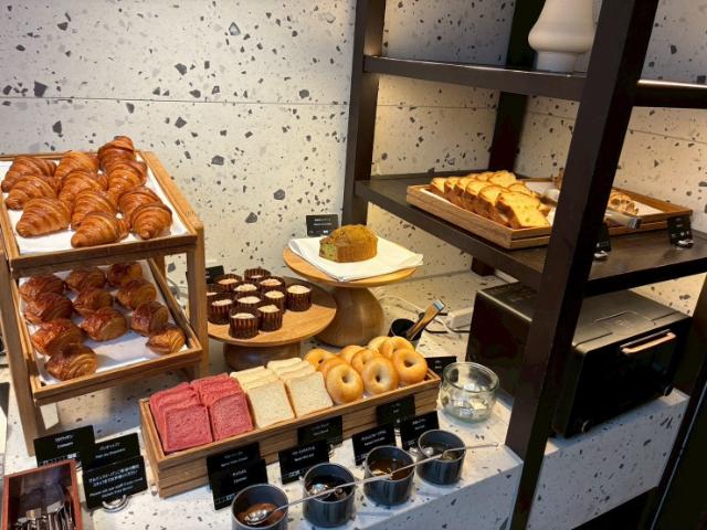 ヒルトン京都 エグゼクティブラウンジ 朝食 パン