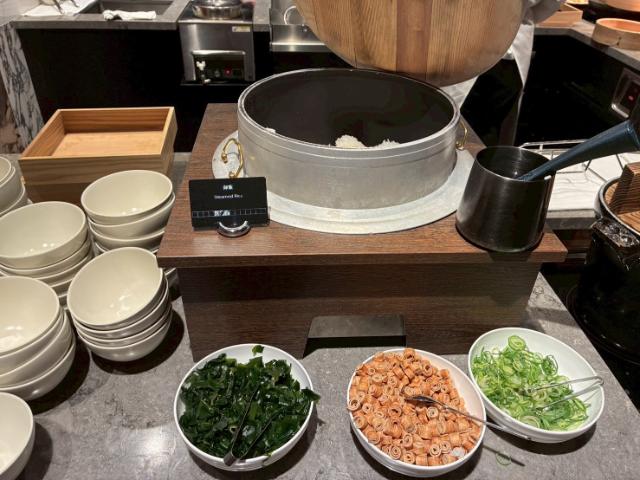 ヒルトン京都 朝食 白米 味噌汁のおかず