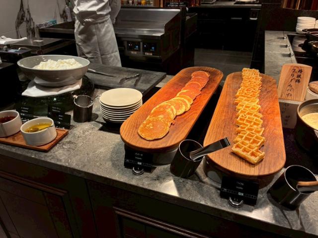 ヒルトン京都 朝食 ワッフル パンケーキ
