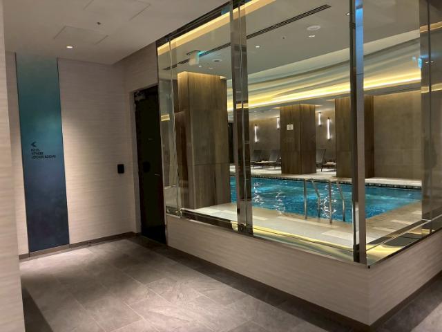 ダブルツリーbyヒルトン大阪城 プール 入らない人用の入り口