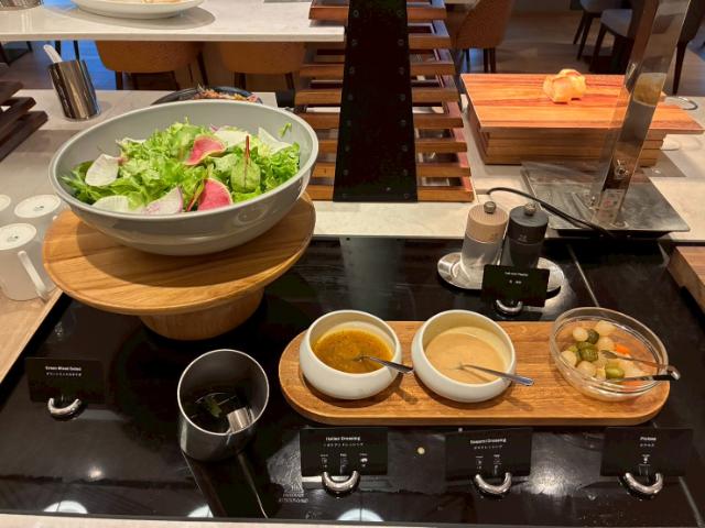 ダブルツリーbyヒルトン大阪城 エグゼクティブラウンジ イブニングカクテル サラダ