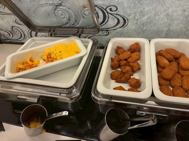 ダブルツリー大阪城 ディナー ホットミール オムライス 唐揚げ