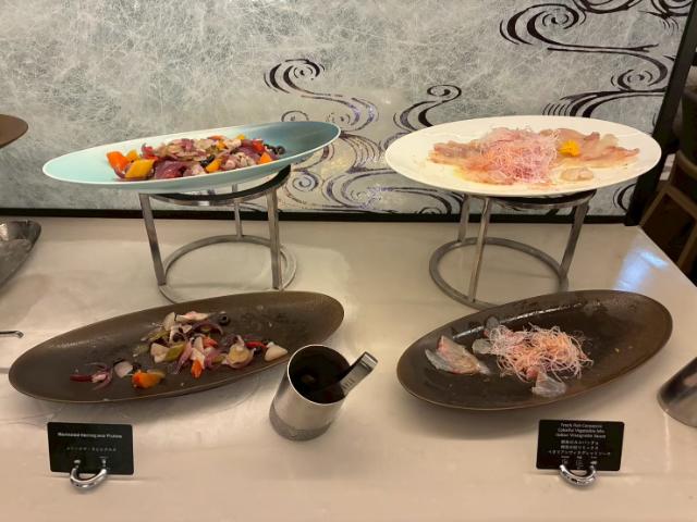 ダブルツリー大阪城 　鮮魚のカルパッチョ ピクルス