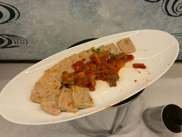 ダブルツリー大阪城 　コールドミール チキンのテリーヌ仕立て
