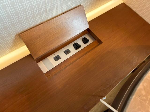 ヒルトン大阪 部屋 コンセント