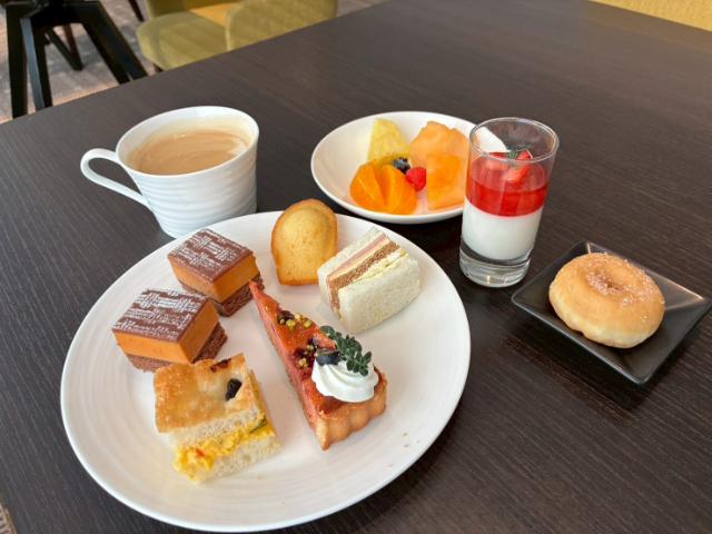 ヒルトン大阪 エグゼクティブラウンジ アフタヌーンティー 取った料理
