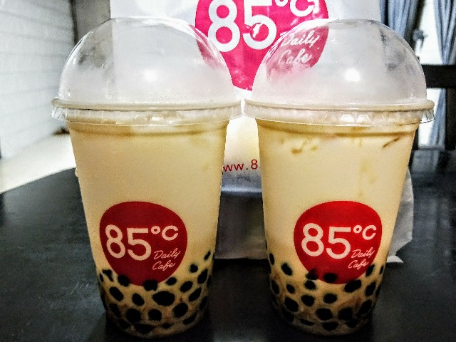 台湾のどこにでもあるコーヒーチェーン店 ８５度 でタピオカミルクを買ってきたよ 台湾田舎生活