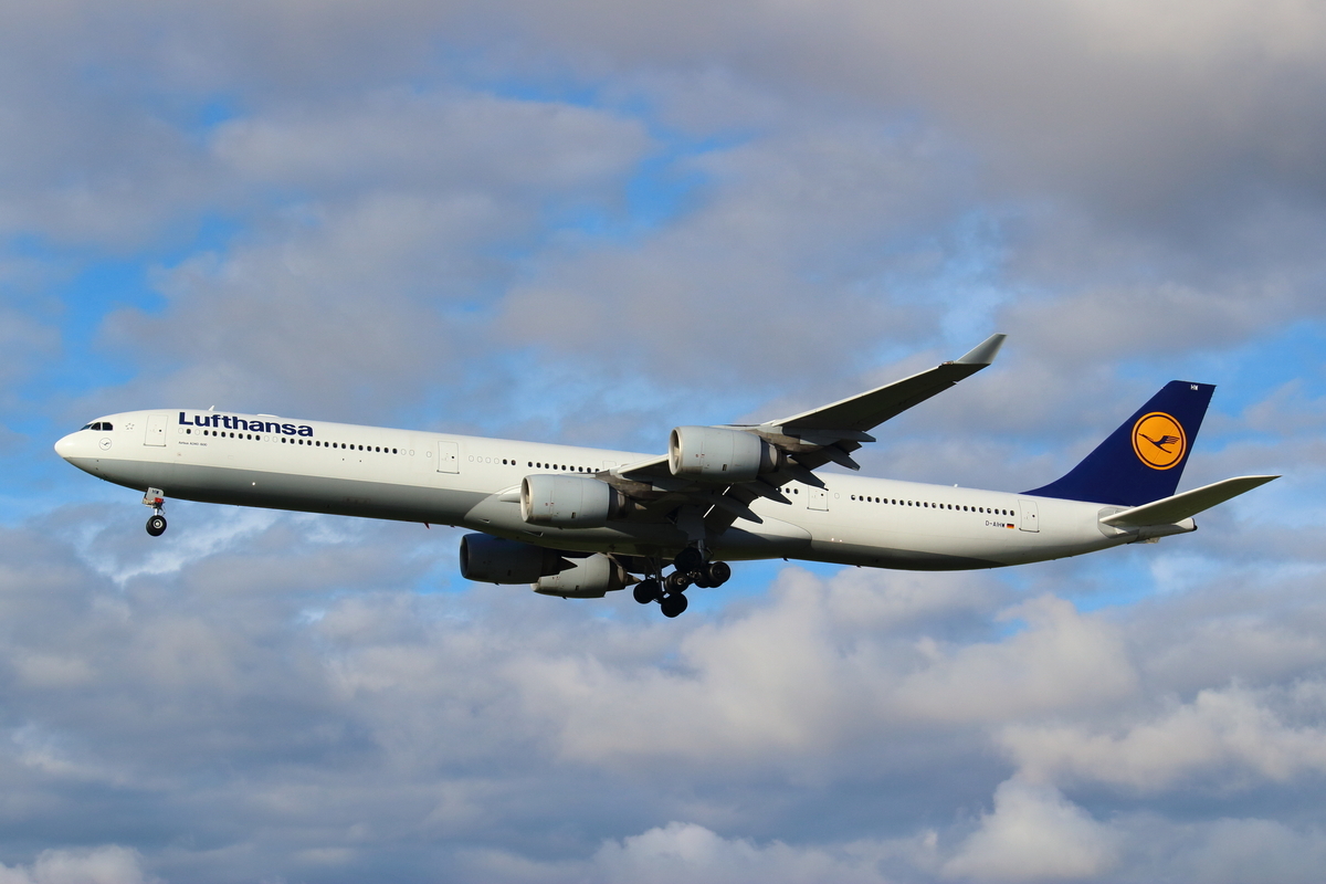 1/200 inflight A340-200 サウスアフリカ航空